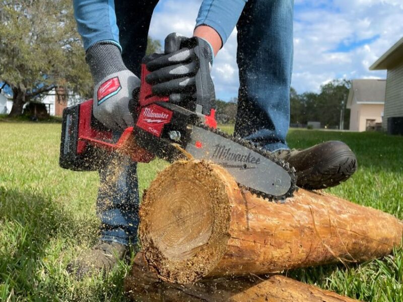 Milwaukee M18 Fuel Hatchet 8-tuumainen oksasaha 3004